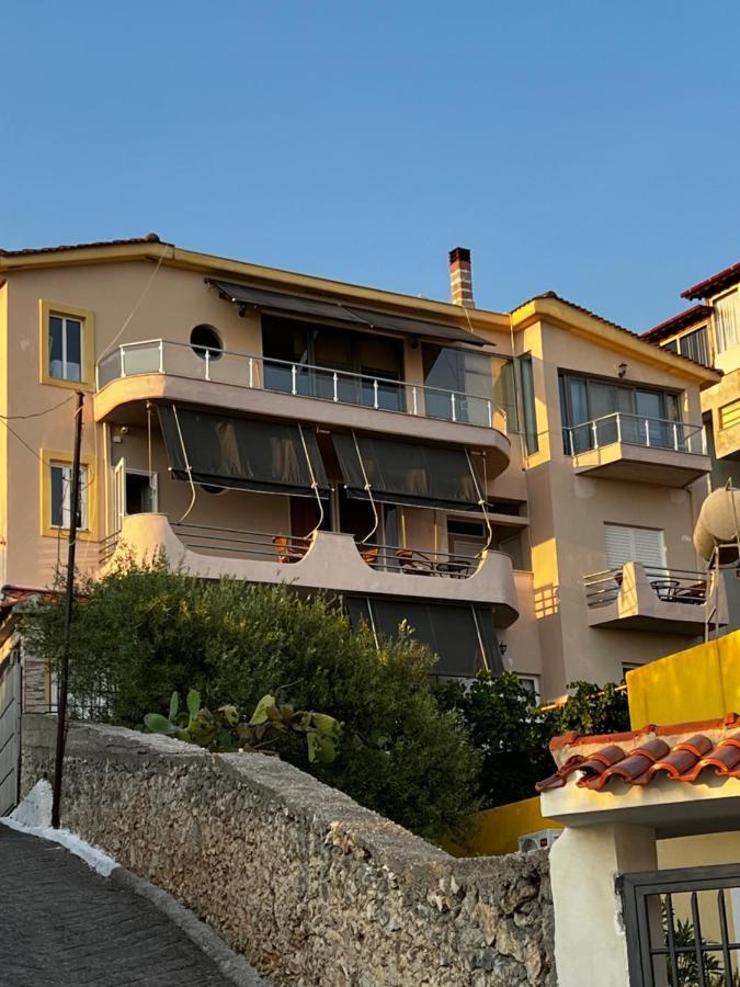Emilios House Апартаменты